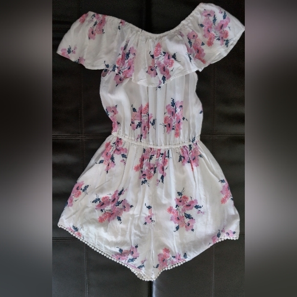 Hollister romper - Picture 2 of 3